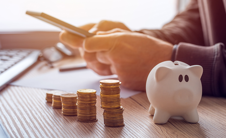 illustratie munten en spaarpot